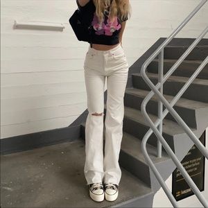 PULL & BEAR WHITE JEANS